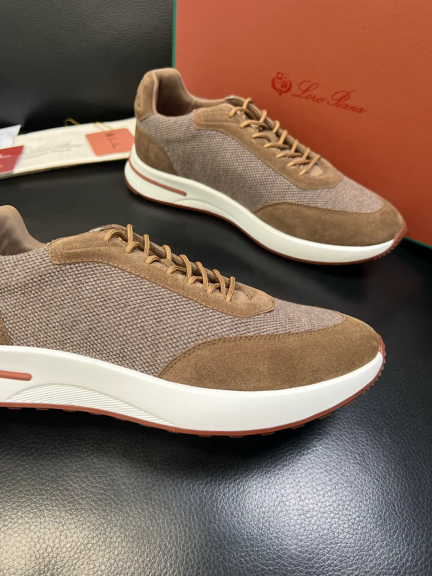 Men's shoes 💰740 Loro Men's shoes 💰iana High-quality top crafts Noyo Piana New product counter synchronized with original factory configuration, uppers imported from Italy cowhide fabric, high-quality splicing technology, soles: original soles specially provided by the original factory, exclusive movable molded soles super comfortable, original factory and single goods, welcome to compare, code number 39-44 (order 38 45 46)